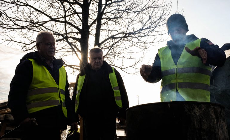 Gilets Jaunes. Un rond-point, une deuxième maison
