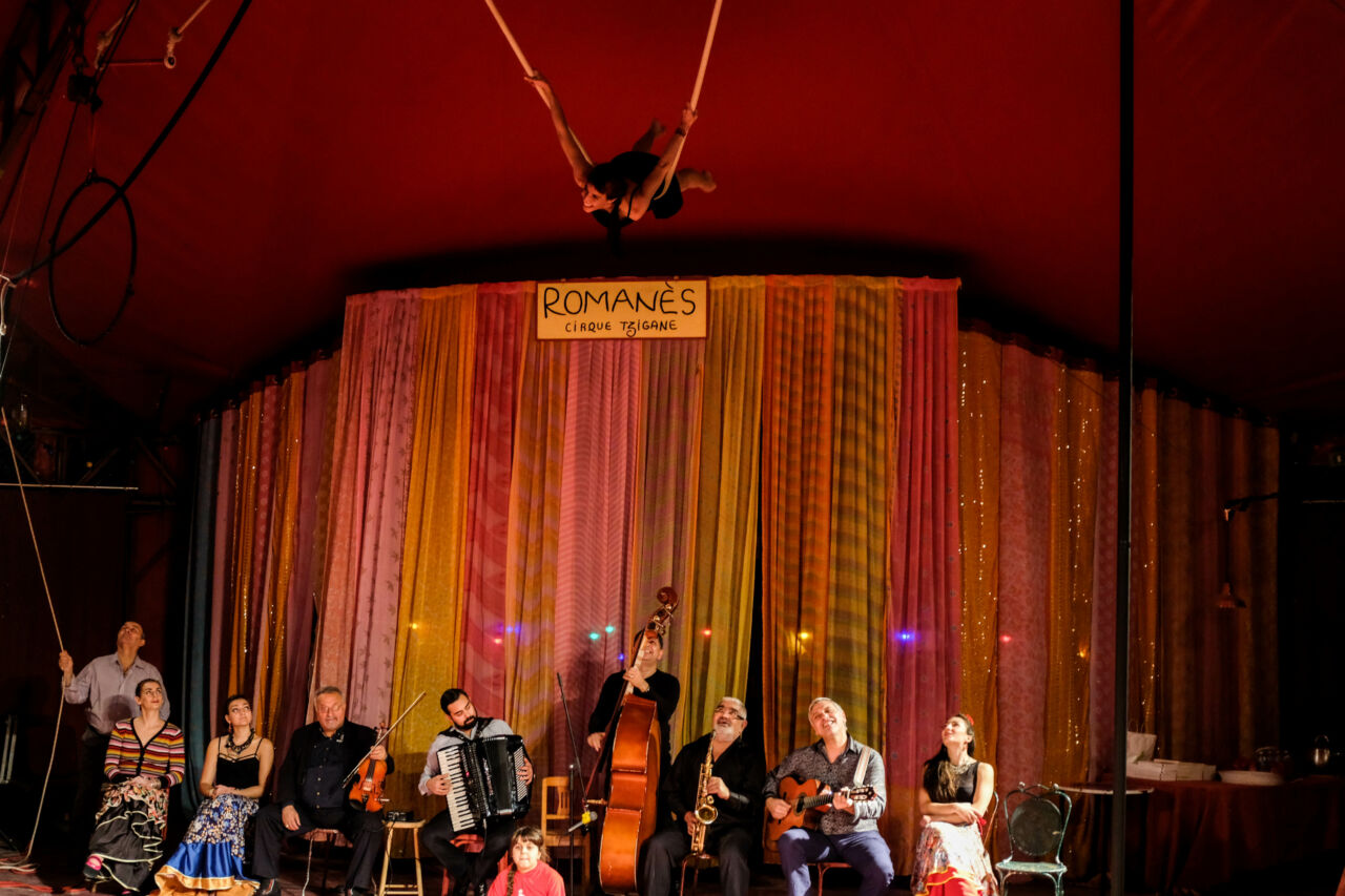 REPORTAGE. Cirque Romanès, sous le petit chapiteau rouge