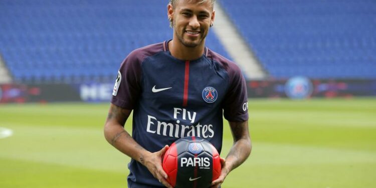 Marketing, salaires, transferts : le football moderne ou la fièvre de l’argent